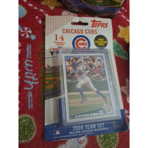 Chicago Cubs Lot Playing Cards, Puzzle and Trading Cards - Picture 2 of 8